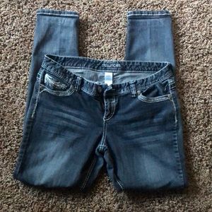 Basically new Maurice’s L, designed pocket jeans